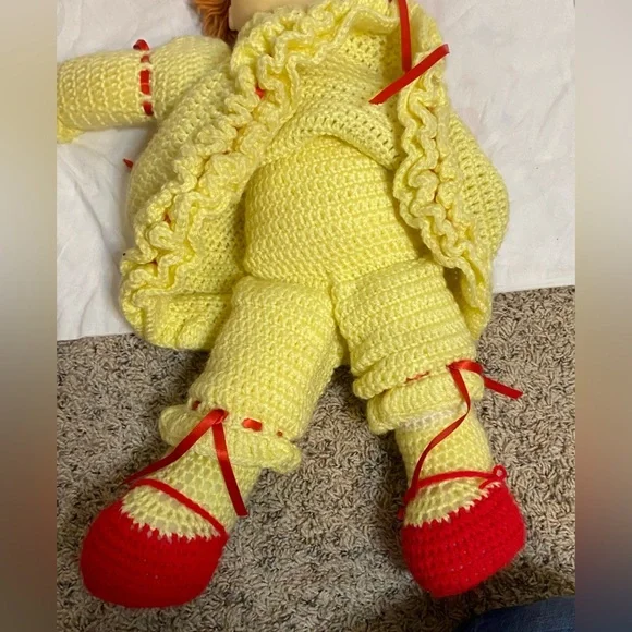 Vintage 1980’s Crochet Doll with Plastic head and hands. - Picture 6 of 7